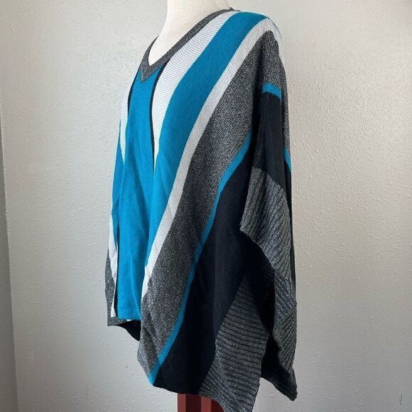 NWT Ellen Tracy Poncho Style Sweater Top Size M/L - Picture 4 of 8